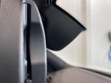 自動防眩機能を備えたルームミラー。ETC車載器を搭載しておりスタイリッシュかつ機能性を兼ね備えております。