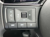 ステアリングスイッチ搭載!ハンドルひとつで手を離さなくても運転中視線をそらさなくても操作が出来て便利です
