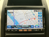 目的地までスムーズに導いてくれる頼もしい相棒です。詳細な地図情報で、お出かけがさらに楽しくなりますね。ドライブの計画も立てやすくなります。