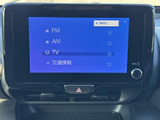 多様なソースに対応し、お好みの音楽を楽しめます。ラジオや音楽再生機能で、ドライブがより楽しくなります。操作も簡単です。