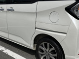 広々とした2列目シートは、ゆったりとくつろげる空間。家族や友人と快適なドライブを楽しめます。移動時間を有効活用しましょう。