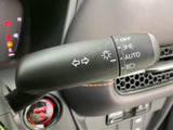 操作しやすいウインカーレバーは、安全な車線変更をサポートします。直感的な操作で、スムーズな運転を心がけましょう。