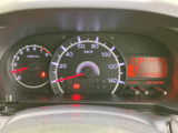 視認性の高いメーター類で、運転状況を的確に把握できます。走行距離も確認でき、安心のカーライフをサポートいたします。