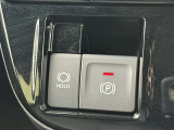 ★電動パーキングブレーキ★スイッチで作動・解除。「P」シフトで自動作動、「P」シフト以外にシフトで解除されるオート機能!