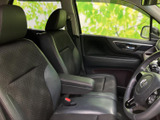 運転席からの視界は良好。ゆったりとした空間で、リラックスしたドライブが楽しめます。快適な運転環境をご提供します。