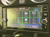 CD、DVD、Bluetooth、USBなど、多彩なソースに対応。お好みの音楽やラジオをクリアな音質でお楽しみください。ドライブがより楽しくなります。