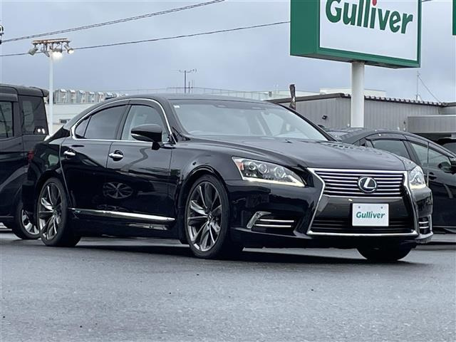 LS 600h バージョンL 4WD 本革シート