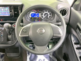 【純正革巻きステアリング】上質な革を使用することで、手にしっかり馴染みとても運転しやすいハンドルです♪