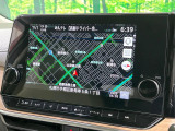 【メーカー純正ナビ】インテリアに溶け込むスタイリッシュな「専用設計」メーカーナビを装備♪視認性や操作性など基本性能にも優れ、より上質なカーライフをお楽しみいただけます。