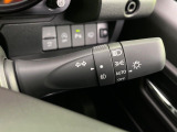 【オートライト】周りの明るさに応じて自動でヘッドライトの点灯・消灯ができる機能です!ライトの付け忘れ・消し忘れなどが無くなり、雨の日や夕方の走行も安心!トンネル通過時も便利ですね♪