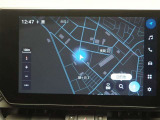 ディスプレイオーディオ(コネクティッドナビ対応)PLUS搭載。T-Connectご契約で2030年3月まで無償で利用できるナビ(期限到来後は有償)と、解約後も利用できる車載ナビが搭載されています。