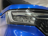 LEDヘッドライトは、点灯の瞬間から最大光量を発揮し、突然暗くなるトンネルなどでの安定感を高めます。