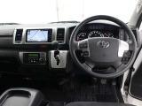 運転席廻りです。