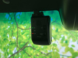 安全な運転をサポートするバックモニター。狭い場所でも安心して駐車できます。