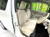 運転席シート廻りは使用感も少なく、良好な状態となっています。丁寧に使われていたことがよくわかりますね。