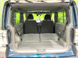 普段のお買い物や通勤、送迎等に十分な荷室スペースを確保しております。セカンドシートを倒すと、大きな荷物の積載も可能です♪