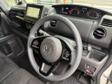 運転席の画像です。