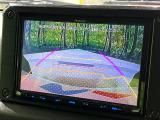 【バックカメラ】駐車時に後方がリアルタイム映像で確認できます。大型商業施設や立体駐車場での駐車時や、夜間のバック時に大活躍!運転スキルに関わらず、今や必須となった装備のひとつです!