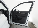 ドアを開けると上質で上品な室内空間が広がり細部までこだわったAudiデザイン性と、物づくりのこだわりを感じて頂けます。詳しくは0078-6002-900146中古車スタッフまで