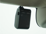◆ドライブレコーダー◆映像・音声などを記録する自動車用の装置です。 もしもの事故の際の記録はもちろん、旅行の際の思い出としてドライブの映像を楽しむことができます。