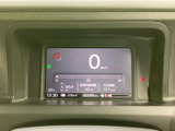 視認性の高いメーターで、運転に必要な情報をしっかり確認できます。運転に集中できる環境が整っています。安全運転をサポートします。