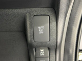 車両のロックに連動してサイドミラーが開閉するオートリトラミラーも付いております!