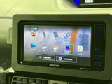 CD、USB、Bluetoothなど、多彩なソースに対応。お好みの音楽を車内で快適に楽しめます。長距離ドライブも飽きさせません。