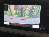 【バックカメラ】駐車時に後方がリアルタイム映像で確認できます。大型商業施設や立体駐車場での駐車時や、夜間のバック時に大活躍!運転スキルに関わらず、今や必須となった装備のひとつです!
