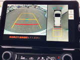 後方確認をサポートするモニター画面。狭い道や駐車場での運転も安心です。安全運転をサポートする頼もしい装備です。