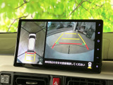 後方の状況を安全に確認できるバックモニター。狭い場所での駐車や車庫入れもスムーズに行えます。運転に自信がない方にもおすすめです。