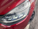 ●LEDヘッドライト:夜間走行時も良好な視界を確保し安心して運転できる高輝度LEDヘッドライトを装備!点灯速度が早く、消費電力も抑えられています。