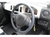 ハンドル周りもスッキリしていて運転しやすいです。