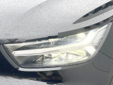 ●LEDヘッドライト:夜間走行時も良好な視界を確保し安心して運転できる高輝度LEDヘッドライトを装備!点灯速度が早く、消費電力も抑えられています。