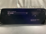 ドライバーモニタリングは、運転者の疲労や眠気を検知し、休憩を促すシステムです。カメラで顔の各部位の変化を検出し、疲労や眠気を推定してディスプレイの表示および警報チャイムで休憩を促します。