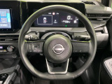 インテリアに合わせたデザインのステアリングは、運転される方のことも考え、運転しやすい形状、大きさです。是非一度、実際に触ってお確かめください。