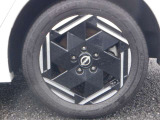 16インチアルミホイール!!格好良くてホイールがあなたの愛車をいっそう輝かせます☆