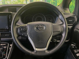 【純正革巻きステアリング】上質な革を使用することで、手にしっかり馴染みとても運転しやすいハンドルです♪