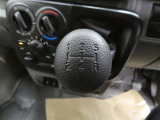 ●速マニュアル車です 最近では希少となったマニュアル車 クルマの運転が楽しめるのは、やっぱりマニュアル車ですね