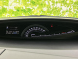 視認性の高いメーターパネルは、運転に必要な情報を一目で確認できます。運転状況を把握しやすく、安全運転をサポートします。