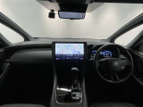 運転のしやすさと心地良さを感じる、シンプルで上質なデザインの室内空間です。