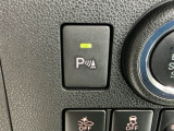 パーキングセンサーシステムは走行中に障害物が迫ると音と表示でお知らせ、低速走行時時の安心感を高めます