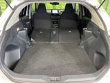 普段のお買い物や通勤、送迎等に十分な荷室スペースを確保しております。セカンドシートを倒すと、大きな荷物の積載も可能です♪