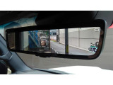 {デジタルインナーミラー} 車両後方カメラの映像をディスプレイに表示する事で、ヘッドレストや荷物で視界を遮られず後方を確認できるにで安心です。