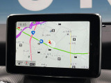 ●純正ナビ:一体感のあるナビは、高級感ある車内を演出してくれます。Bluetooth再生などオーディオ機能も充実しておりますので、運転もより楽しめます♪