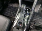 滑らかな走りを実現するCVT(無段変速機)を採用しており、シフト操作はとてもスムーズです