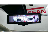 スマートルームミラーも付いています。後方ピラーや荷物、後席に同乗している方や曇りなど視界が遮られた場合でも後方カメラからの映像で安全確認をすることができます。