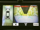 停車中には、TVや動画をお楽しみいただけます。長距離移動も退屈知らずで、快適な時間を過ごせるでしょう。