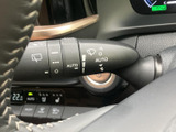 雨天時でもクリアな視界を確保できるワイパーレバーです。オート機能も搭載されており、便利です。