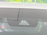 【トヨタセーフティセンス】走行中に前方の車両等を認識し、衝突しそうな時は警報とブレーキで衝突回避と被害軽減をアシスト。より安全にドライブをお楽しみいただけます。
