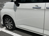 運転しやすい運転席周り。操作性にも優れており、スムーズな運転をサポートします。快適なドライブを約束します。